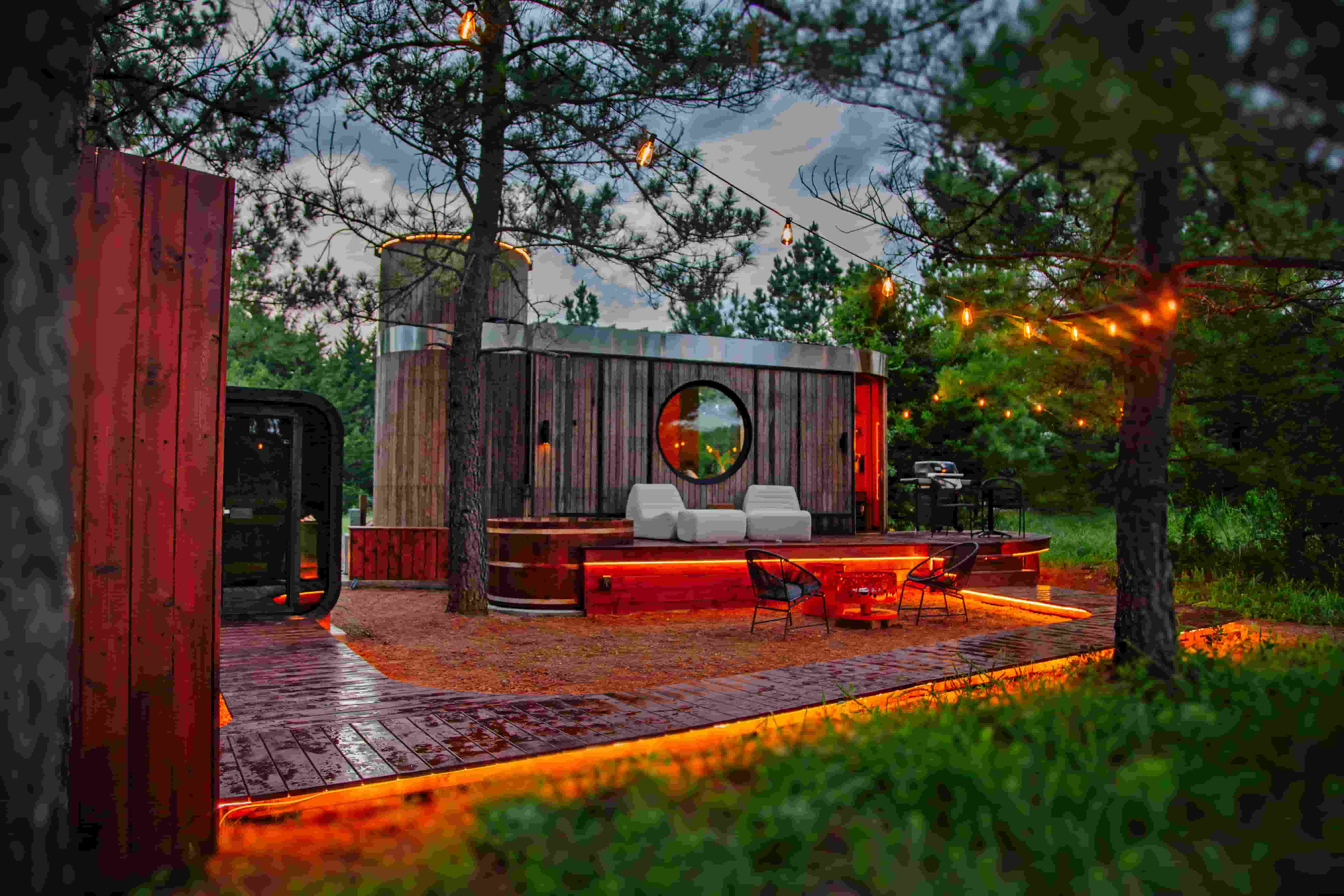 Cabin SOL surrounded by trees in East Texas